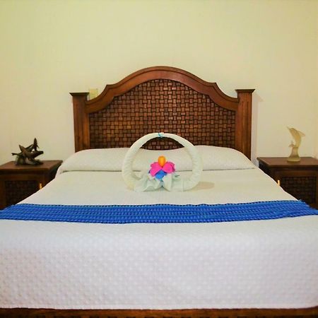 Hotel Delfin Comitan Екстериор снимка