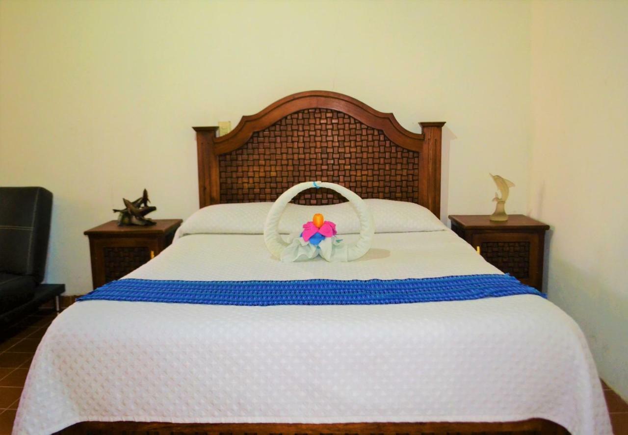 Hotel Delfin Comitan Екстериор снимка