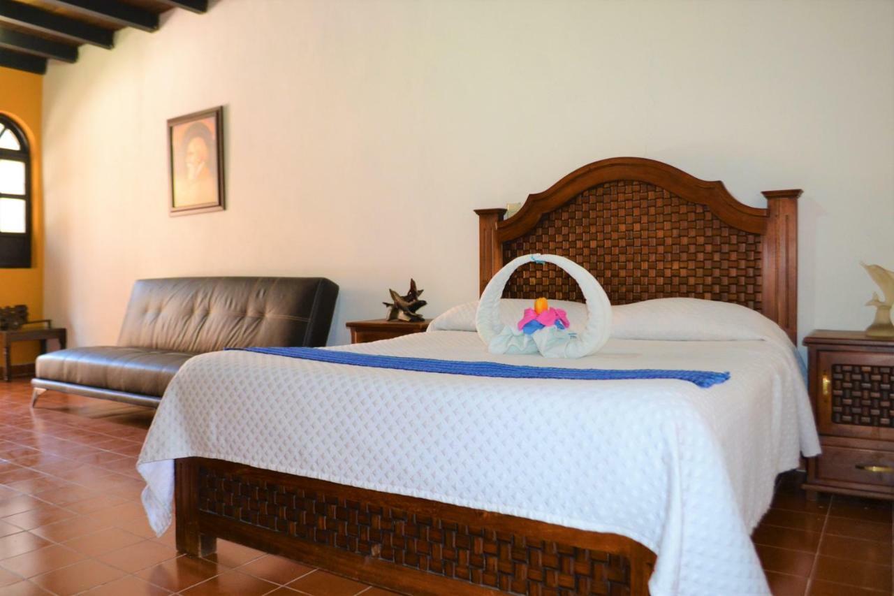 Hotel Delfin Comitan Екстериор снимка