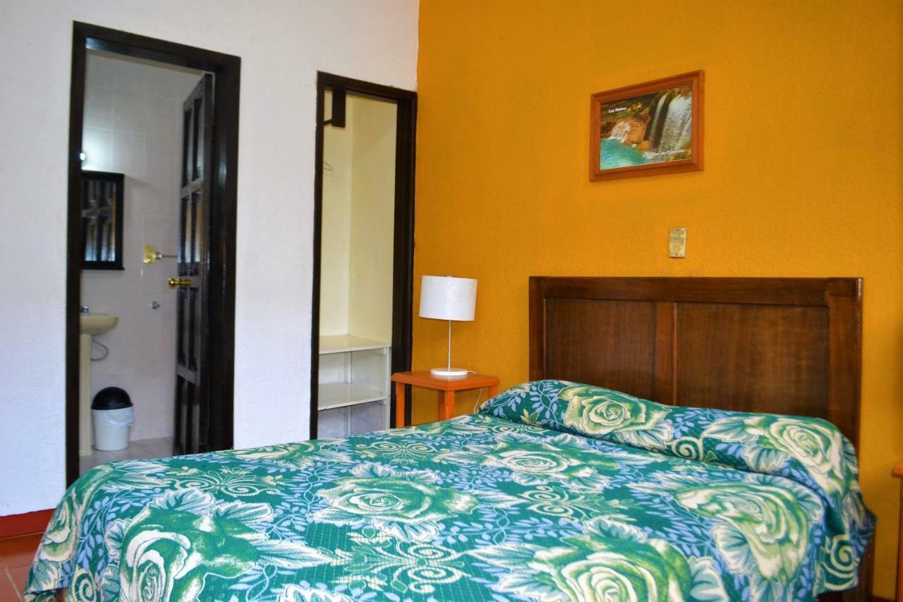 Hotel Delfin Comitan Екстериор снимка