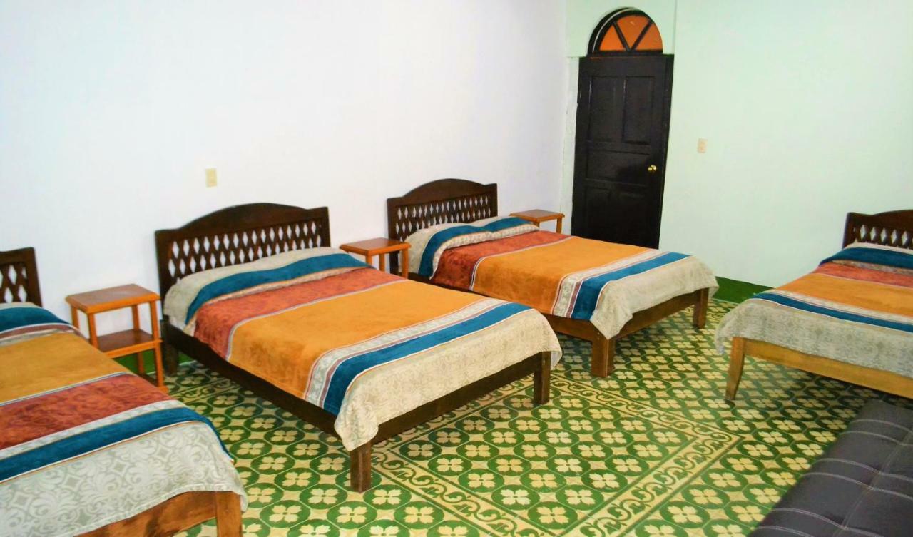 Hotel Delfin Comitan Екстериор снимка