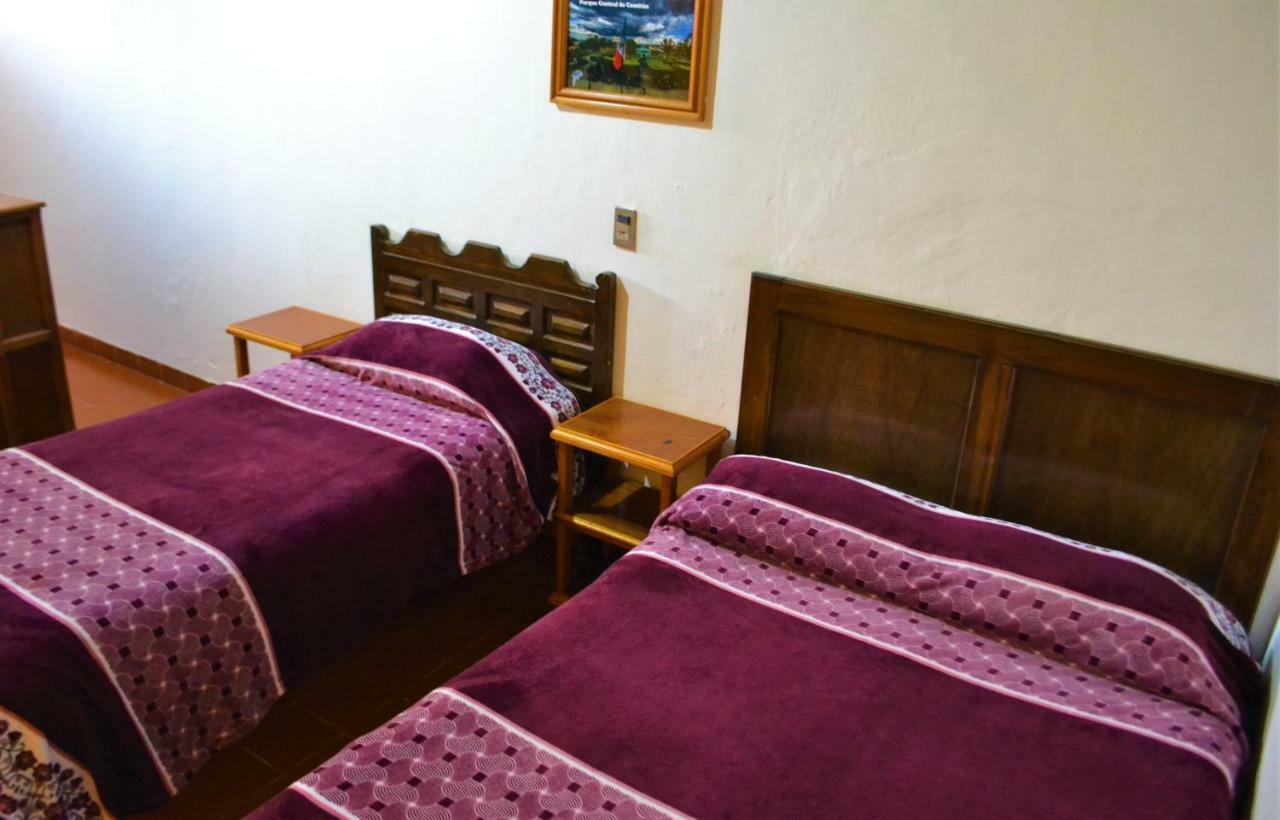 Hotel Delfin Comitan Екстериор снимка