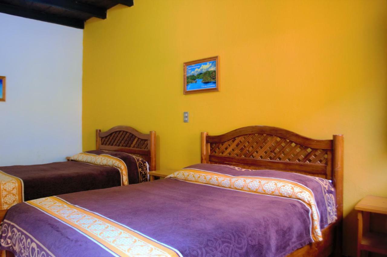 Hotel Delfin Comitan Екстериор снимка