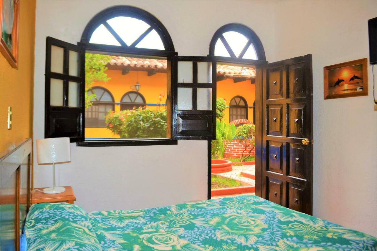 Hotel Delfin Comitan Екстериор снимка