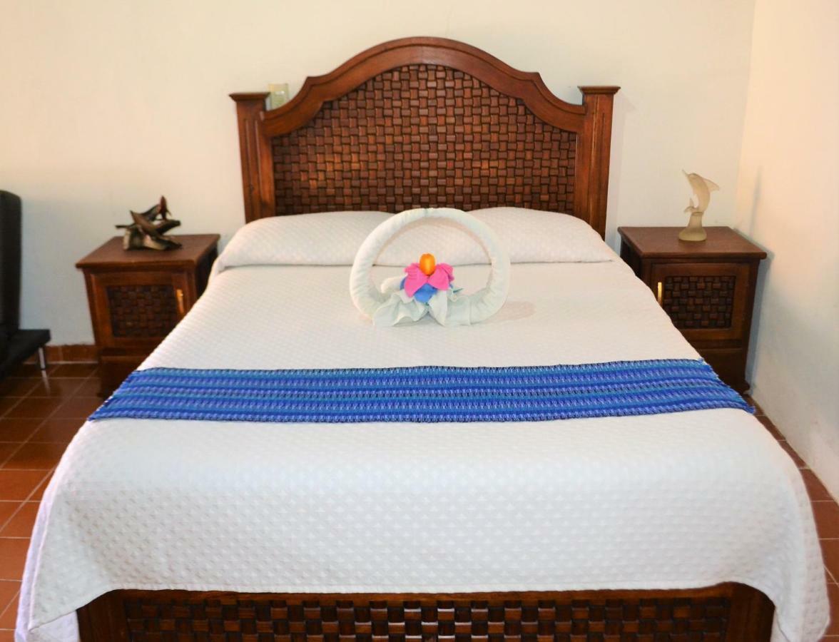 Hotel Delfin Comitan Екстериор снимка