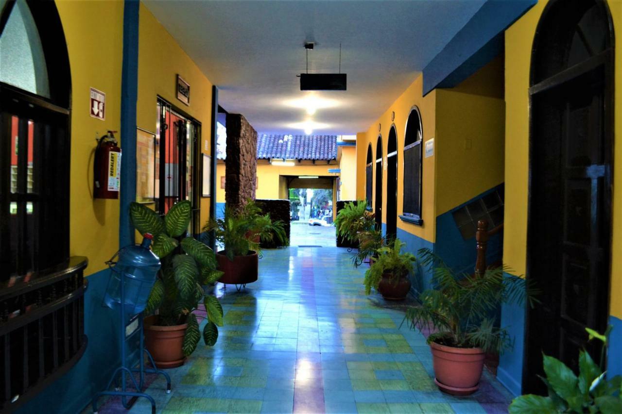Hotel Delfin Comitan Екстериор снимка