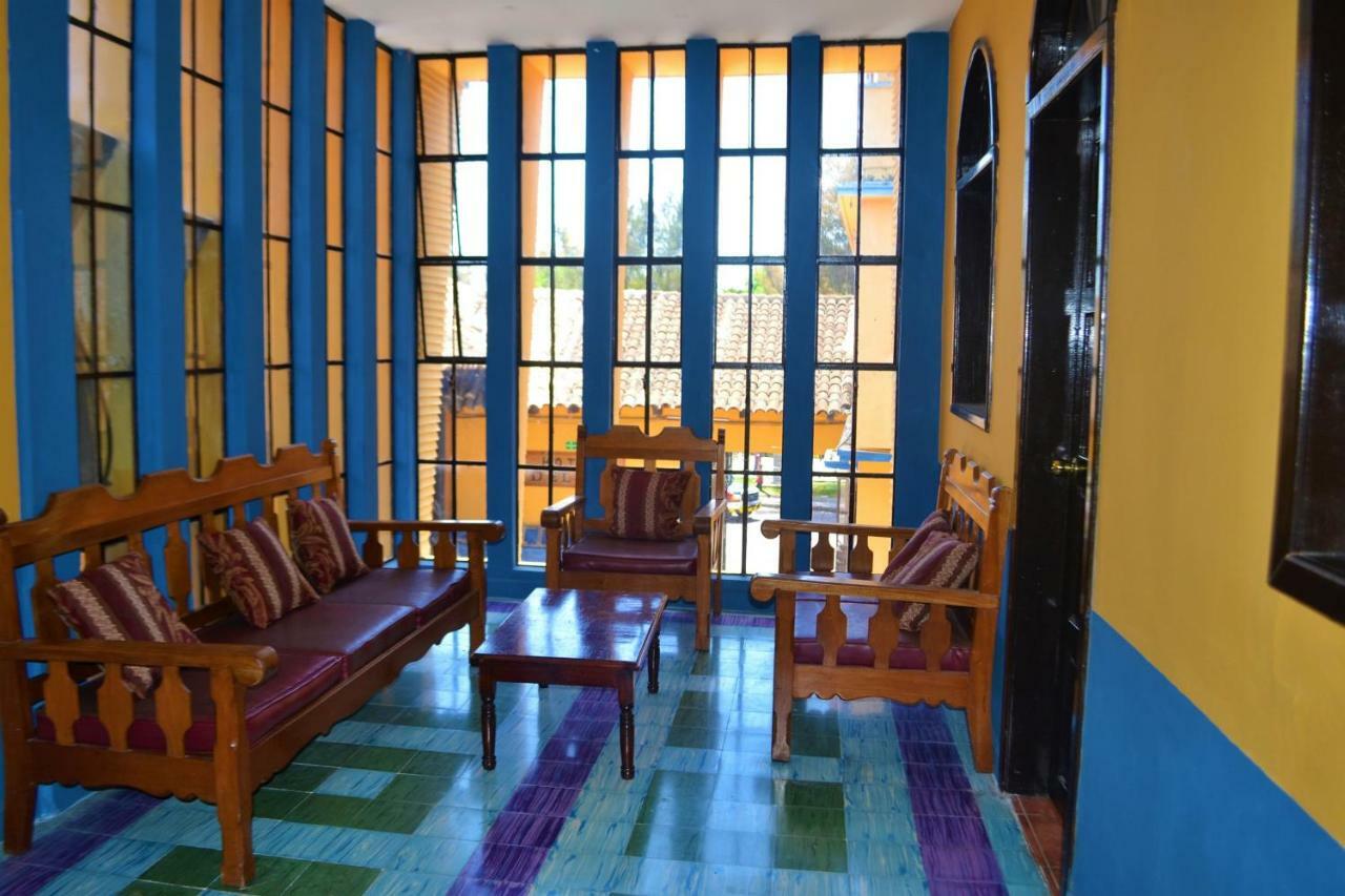 Hotel Delfin Comitan Екстериор снимка